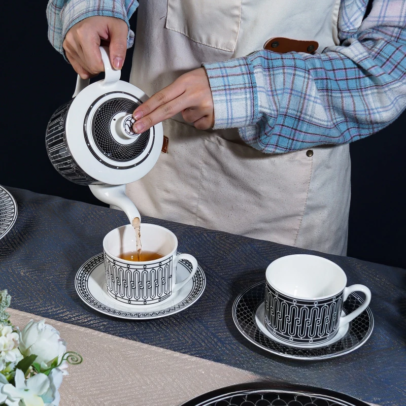 Coffee Tea Gift Set - シンプルなヨーロピアンスタイルのティーセット、セラミックコーヒーカップ、ライトラグジュアリーな英国風アフタヌーンコーヒーカップとソーサーのセット、ギフトボックス入り