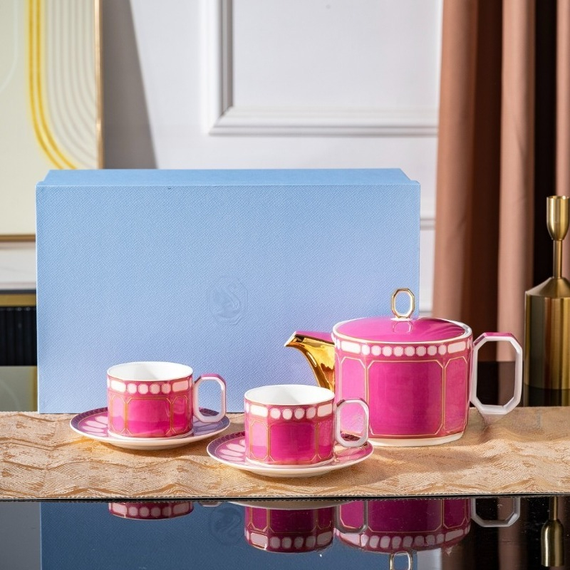 スワンデザインのボーンチャイナ製コーヒーカップ＆ソーサー、テ - Coffee Tea Gift Set のレビューと価格