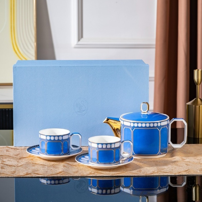 スワンデザインのボーンチャイナ製コーヒーカップ＆ソーサー、テ - Coffee Tea Gift Set のレビューと価格