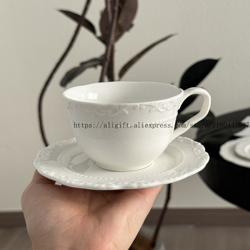 フレンチライト高級エンボス花柄コーヒーカップとプレートセット - Coffee Tea Mix のレビューと価格