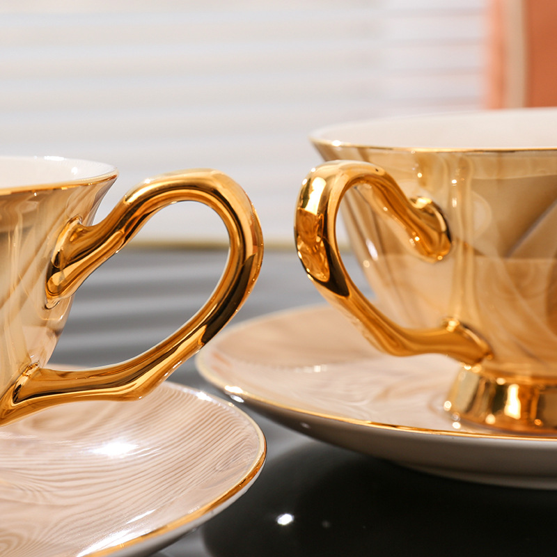 絶妙なお土産ボーンチャイナコーヒーカップ＆ソーサーセット、ク - Coffee Tea Gift Set のレビューと価格
